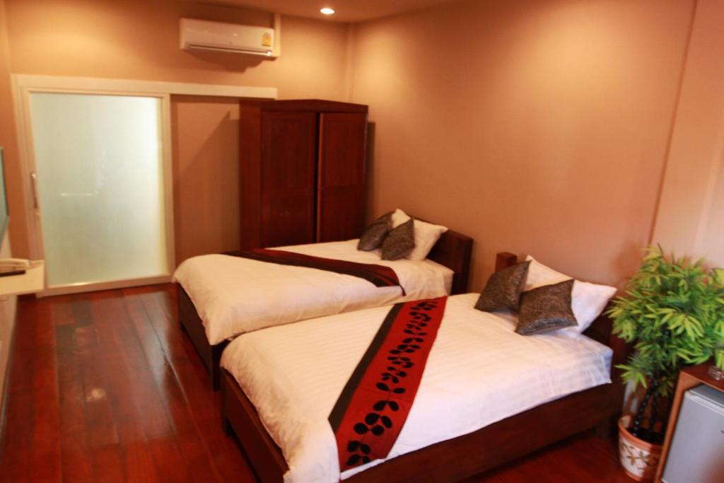 Thongran'S House Hotel Chiang Mai Quarto foto